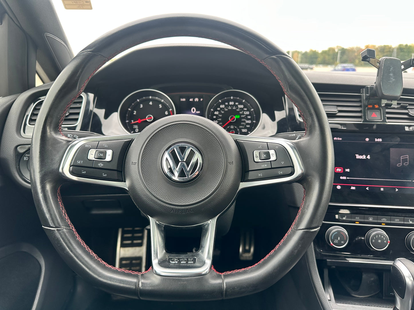2020 Volkswagen Golf GTI SE