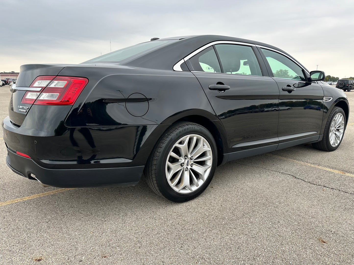 2017 Ford Taurus Limited