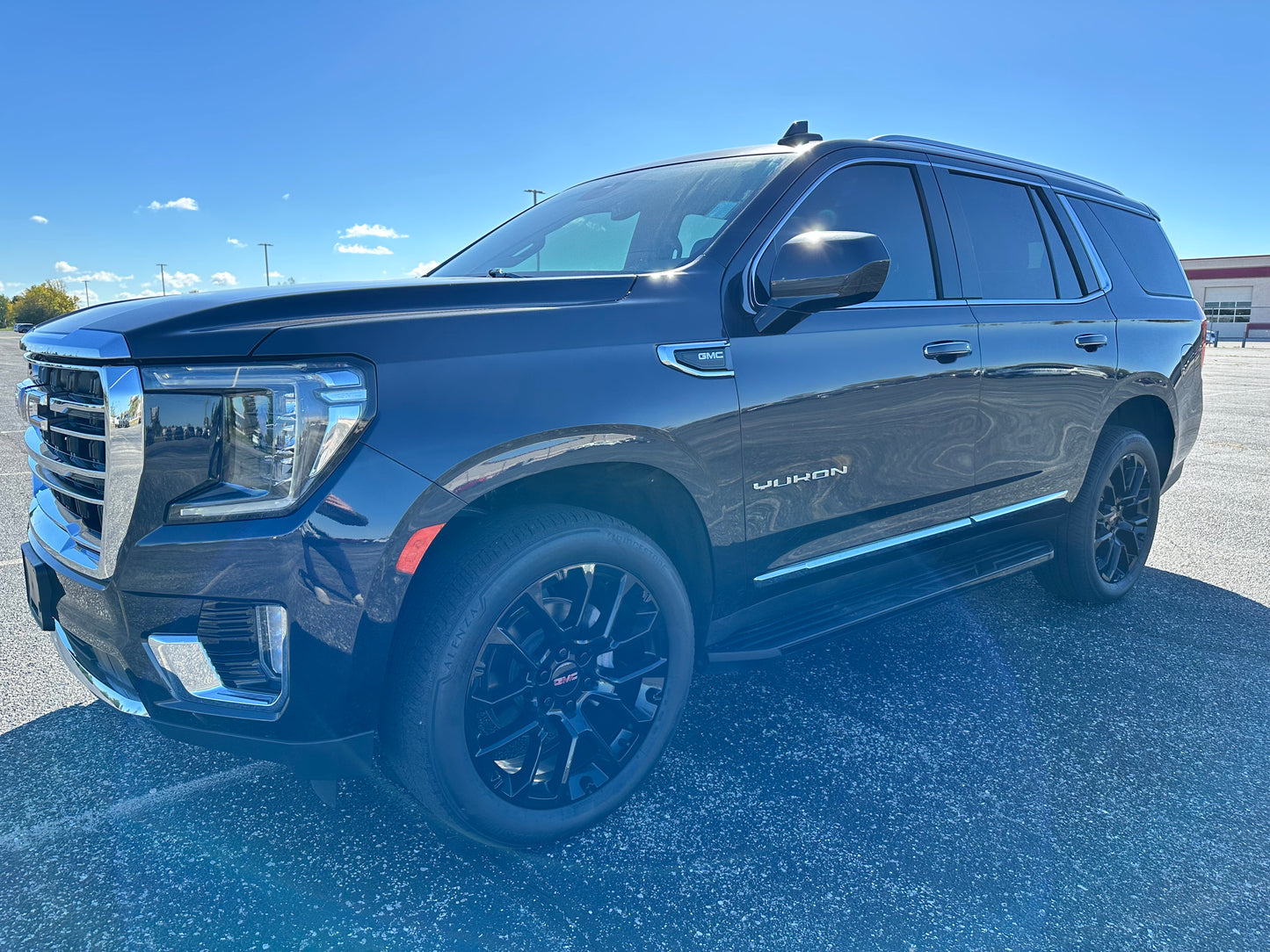 2023 GMC Yukon SLT